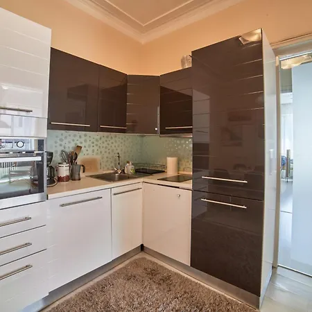 Heart Of 2 Bdr Elevator Balcony Relax Apartament