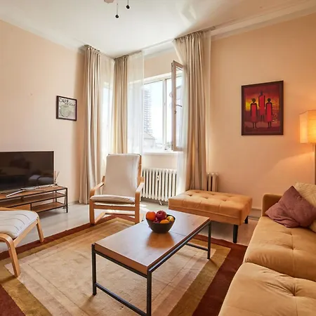 Heart Of 2 Bdr Elevator Balcony Relax Apartament *