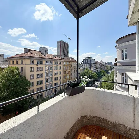 Heart Of 2 Bdr Elevator Balcony Relax Apartman