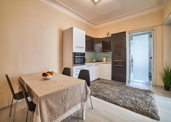 Heart Of 2 Bdr Elevator Balcony Relax Appartamento